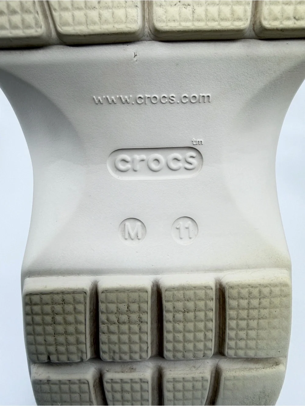 Crocs Stomp Lined Clogs color stucco, featuring a thick platform sole SZ 11